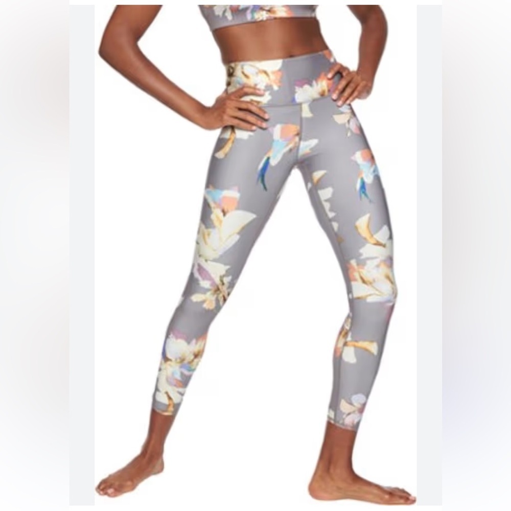 Athleta
Elation Paradise 7/8 Tights - Women's